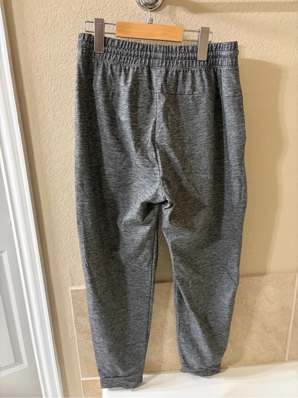 Uniqlo grey active stretch pants